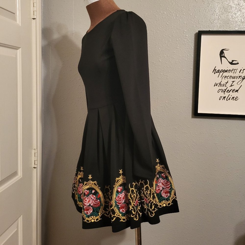 Sheinside Fit and Flare Embroidered Dress - Picture 4 of 8